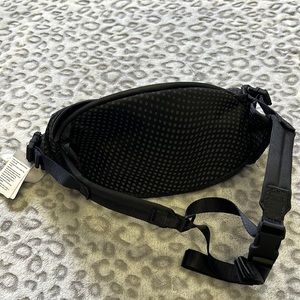 RARE NWT Lululemon Seawheeze Belt Bag Reflective